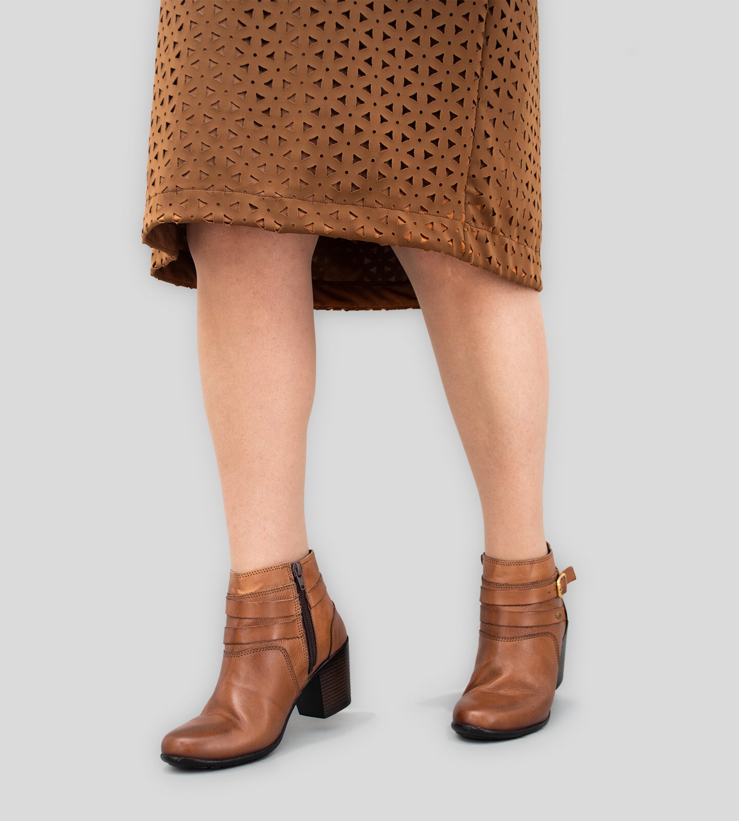 Bota Cano Curto Couro Marrom