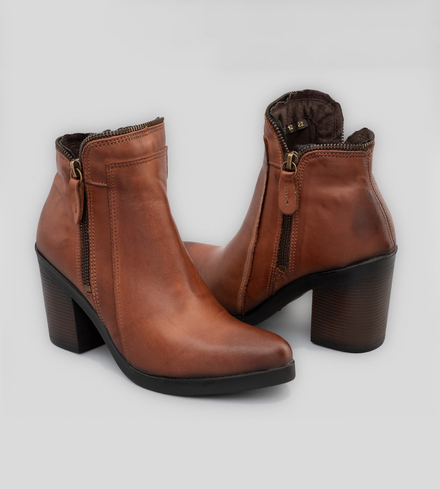 Bota Cano Curto Couro Marrom