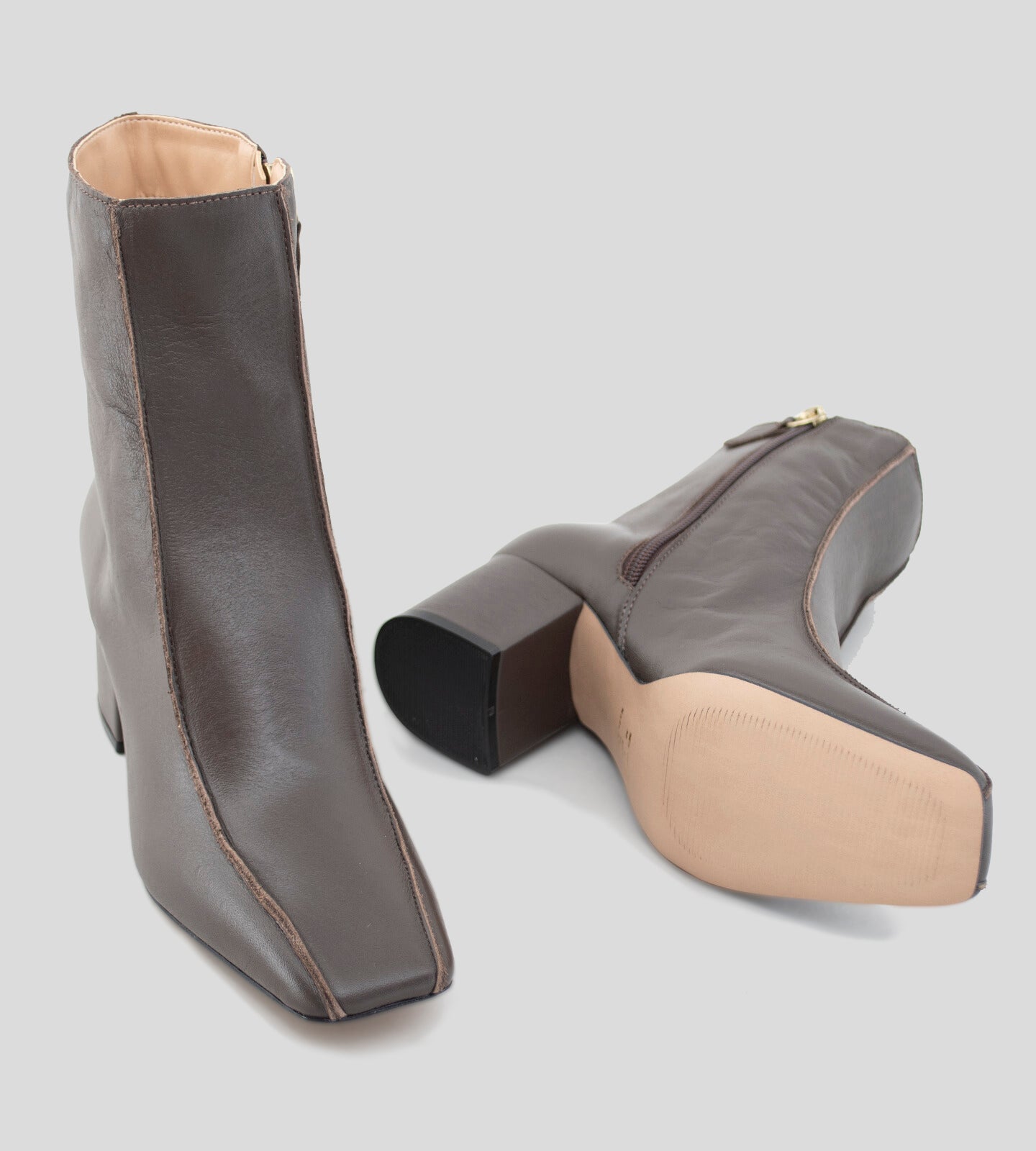 Bota Cano Médio Couro Marrom
