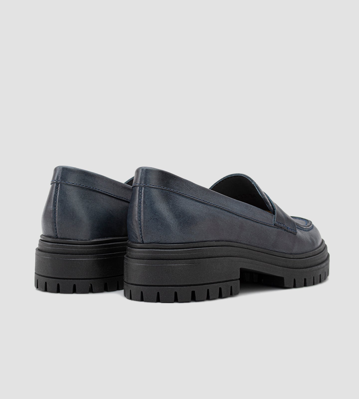 Mocassim Feminino Salto Tratorado Couro Azul Marinho
