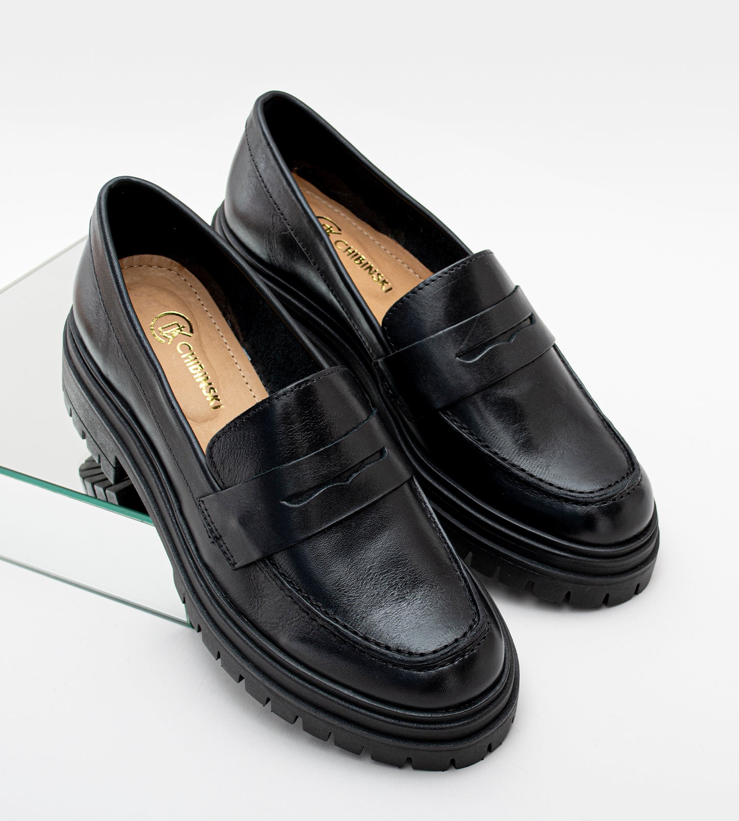 Mocassim Feminino Salto Tratorado Couro Preto