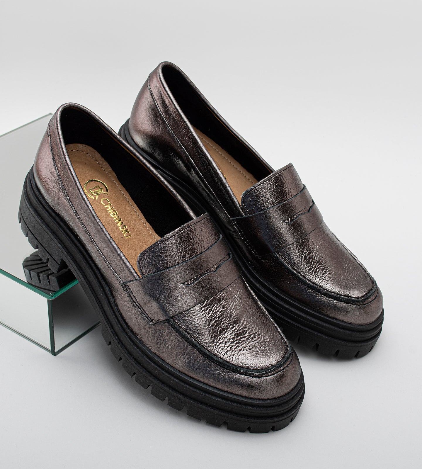 Mocassim Feminino Salto Tratorado Couro Prata Velha
