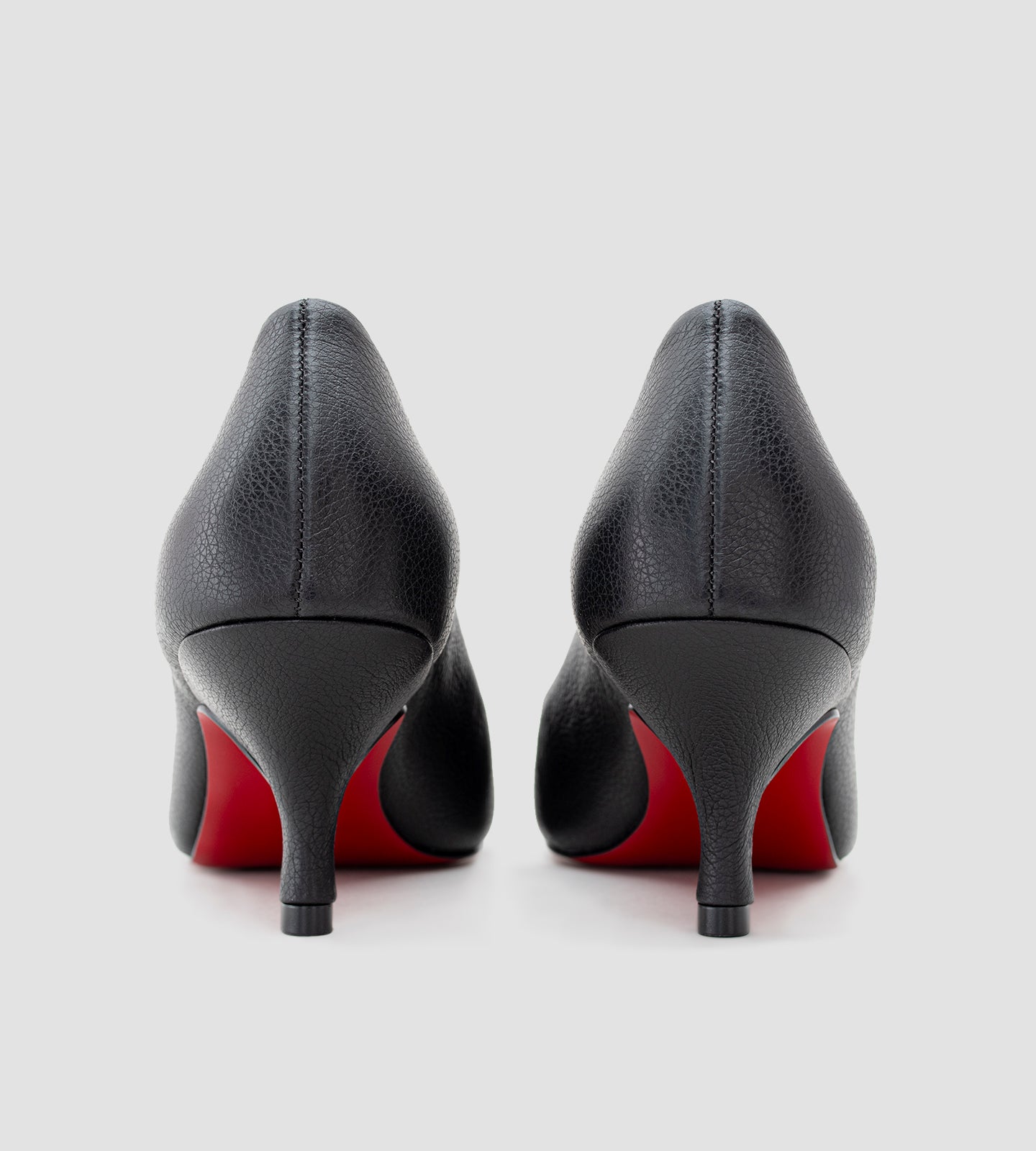 Scarpin Salto Fino Baixo Couro Preto CBK