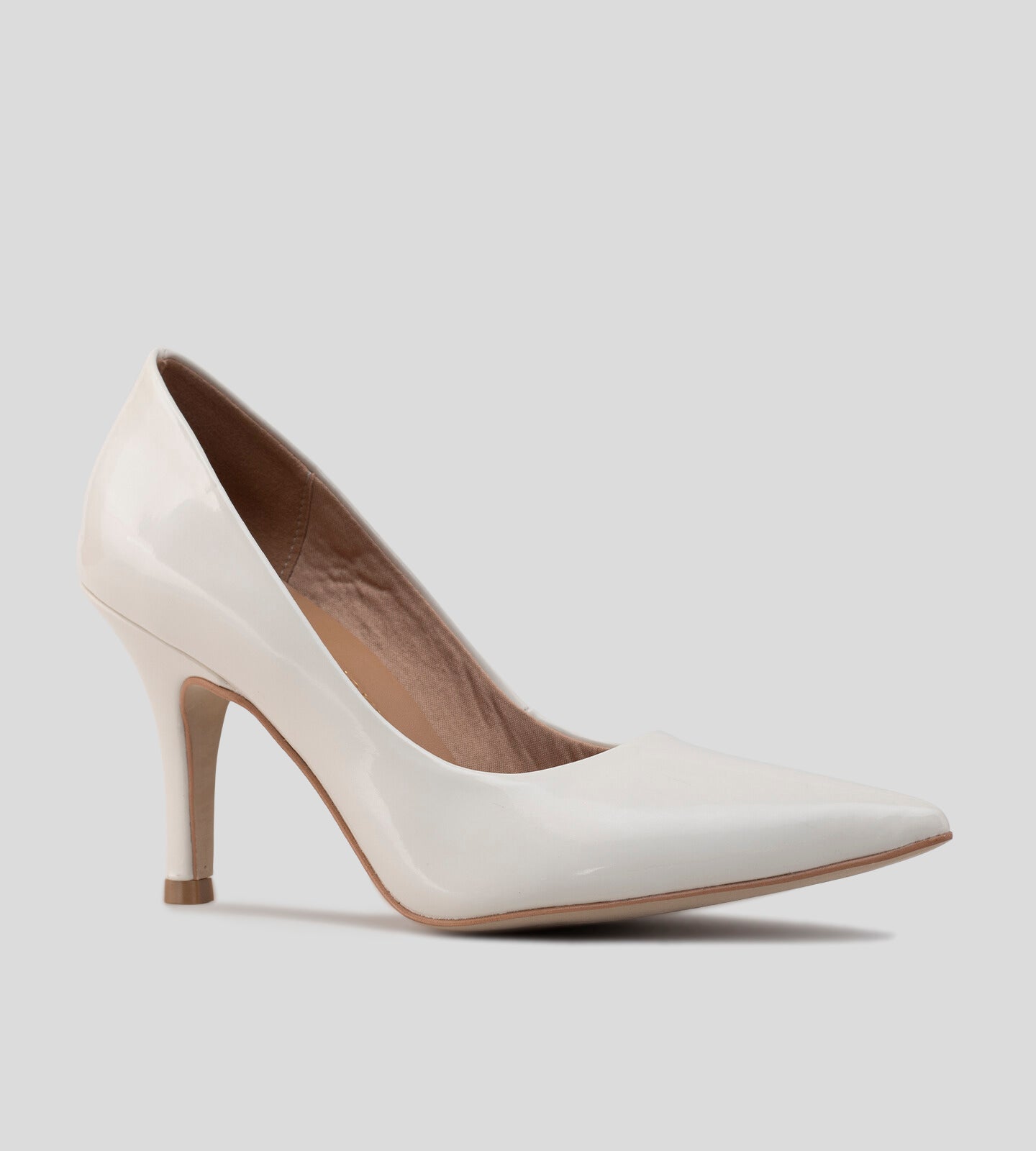 Scarpin Feminino de Verniz Branco com Salto Médio de 7 cm