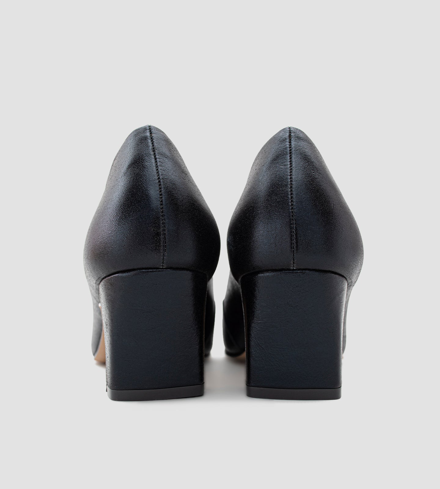 Scarpin Clássico Bico Quadrado Couro Preto