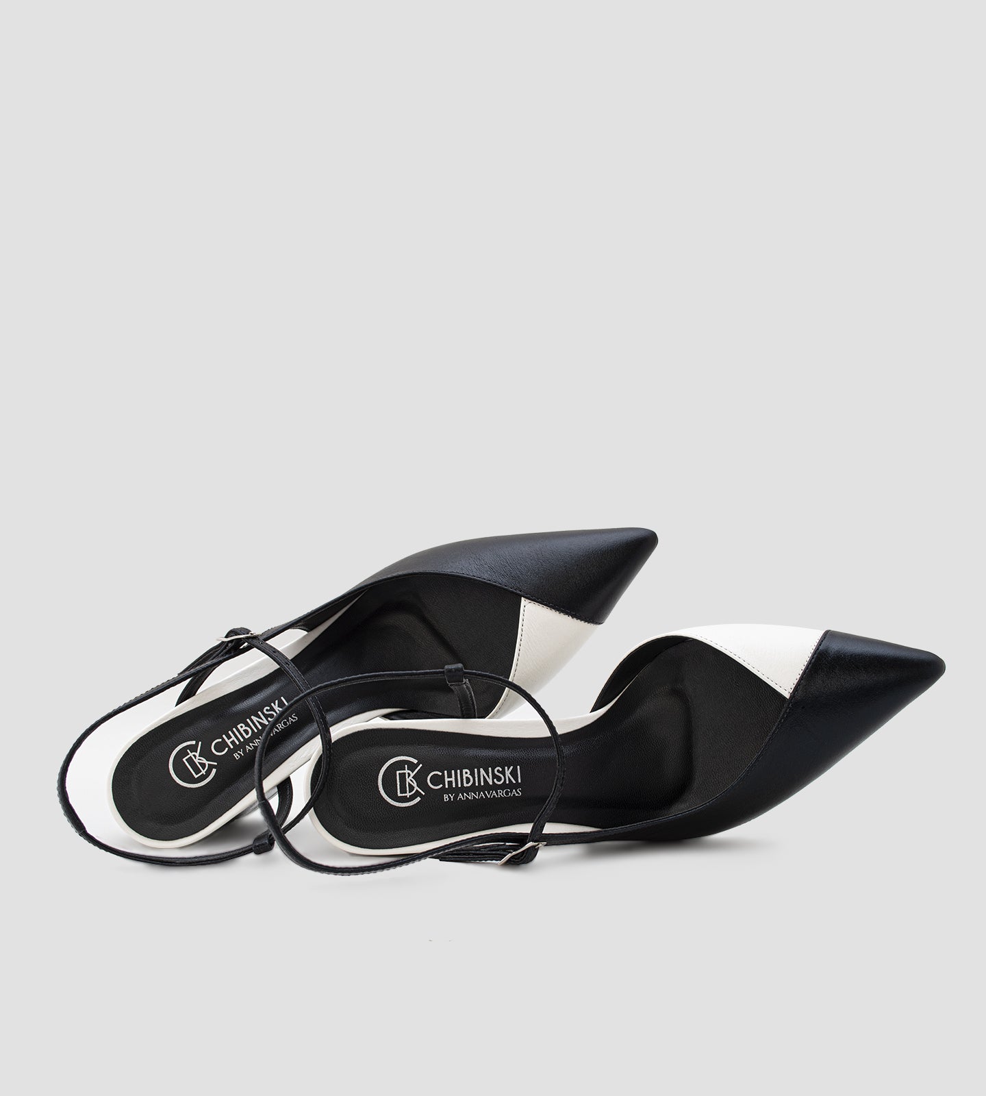 Scarpin Bicolor Couro Preto e Branco