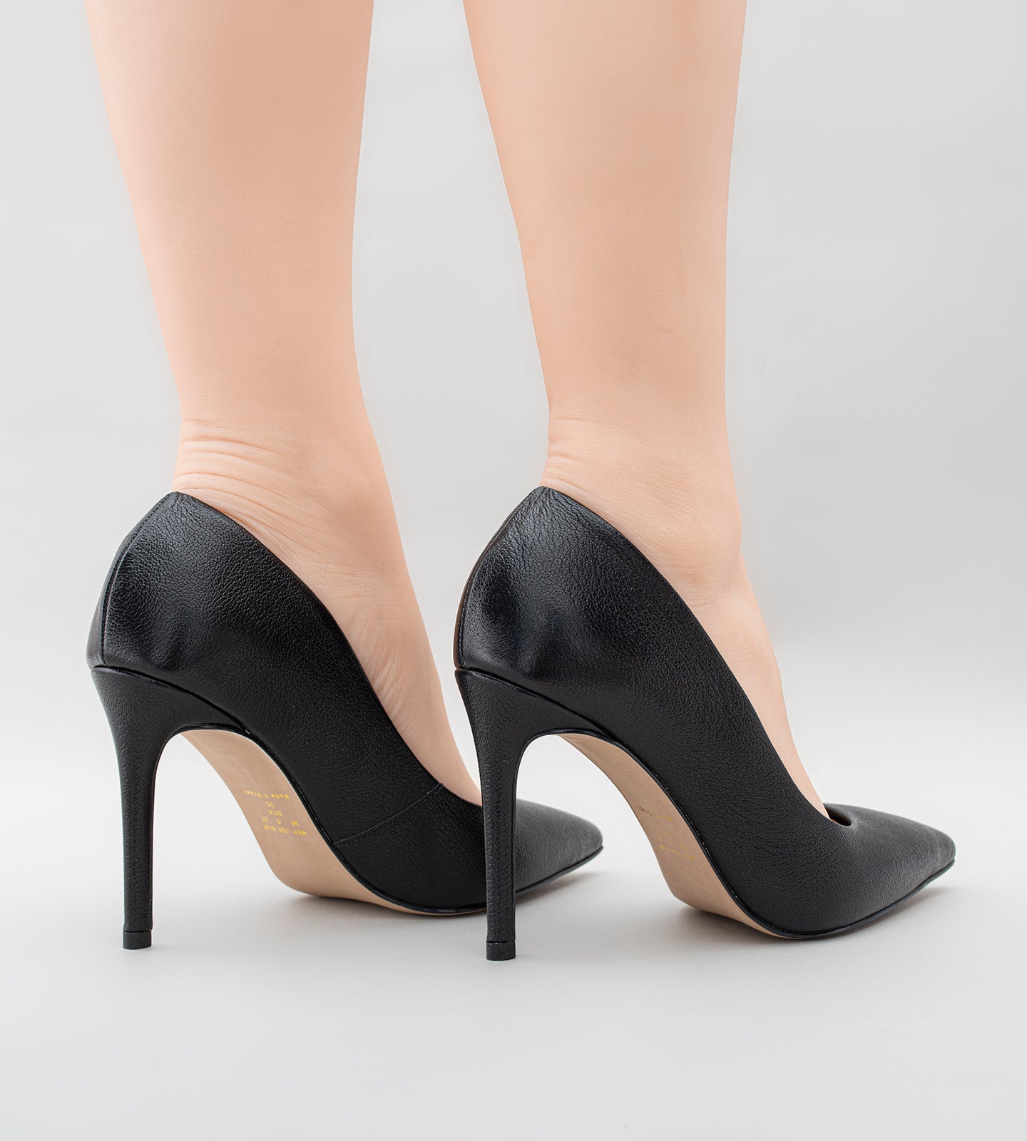 Scarpin Salto Fino Couro Preto