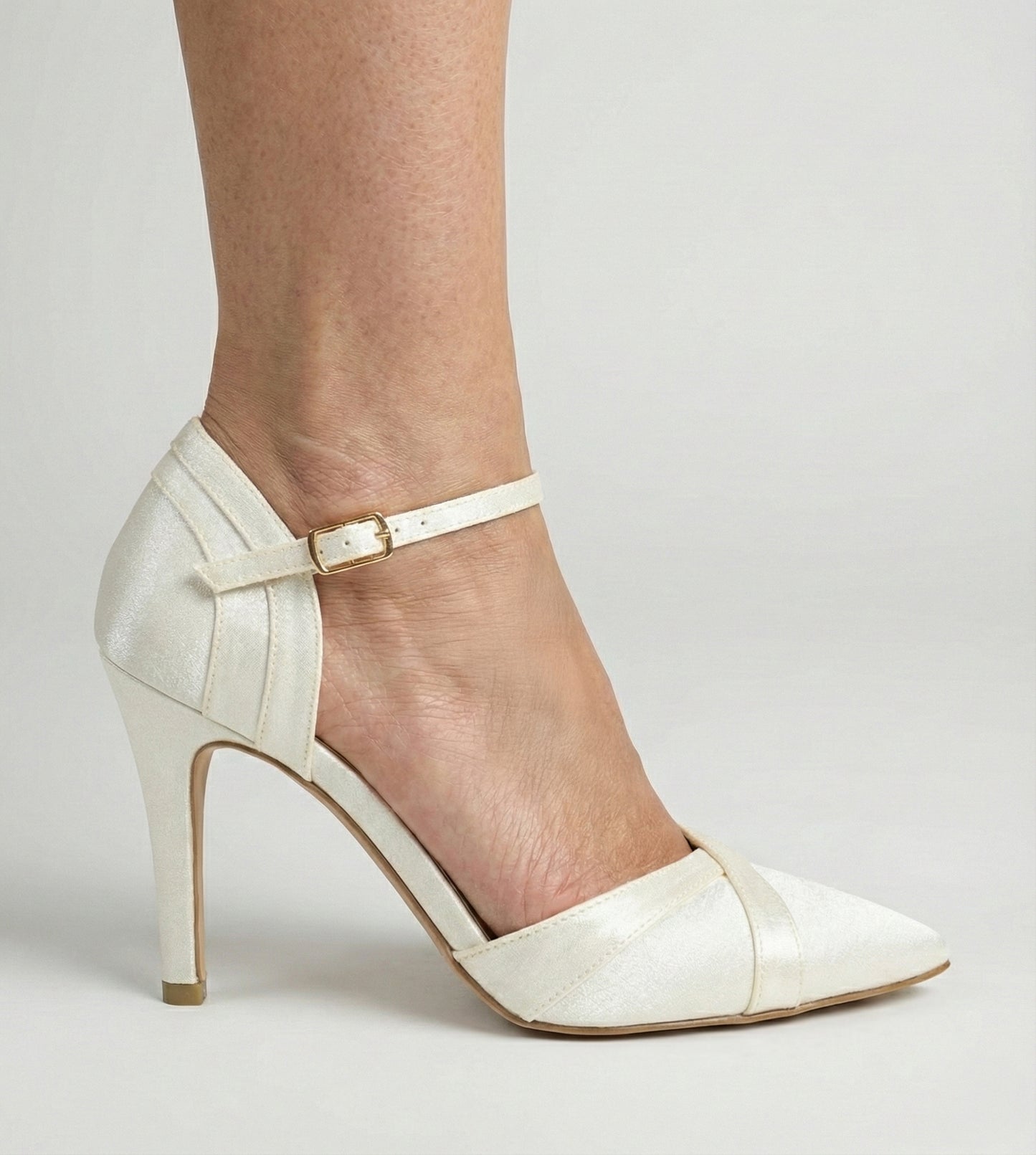 Scarpin Noiva Tecido Velvet Off White