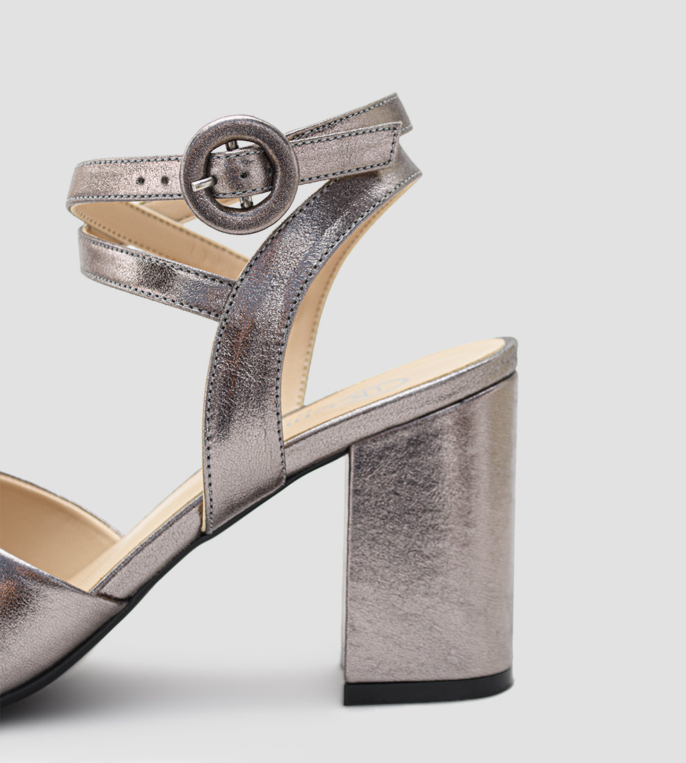 Sandália Couro Prata Velha