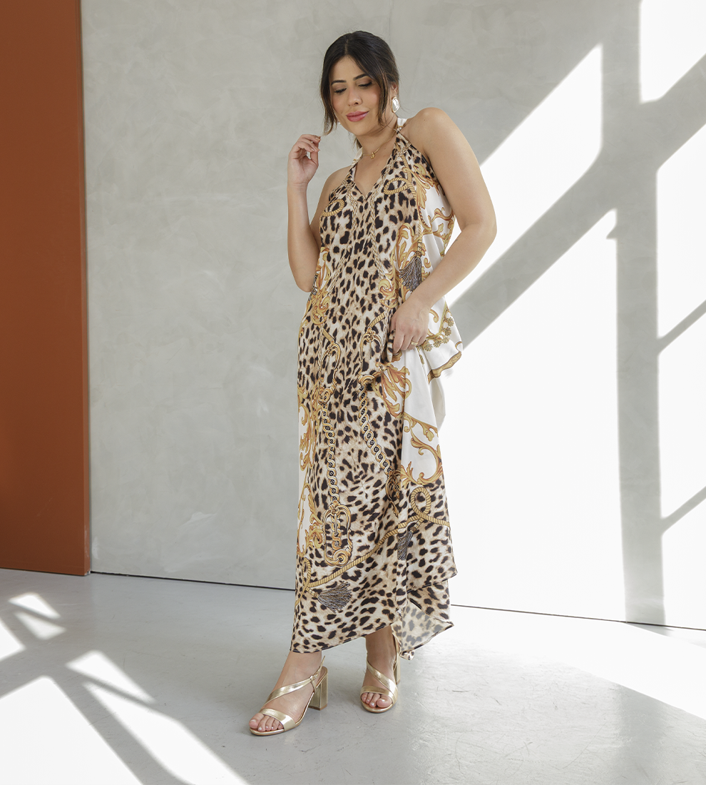 Sandália dourada feminina com tiras finas e salto bloco médio, elegante e confortável para festas e eventos.