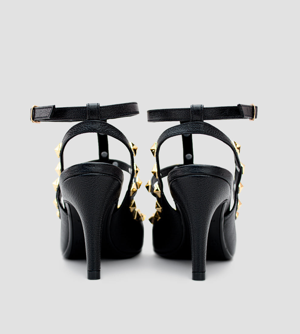 Scarpin Slingback em Couro Preto com Tachas