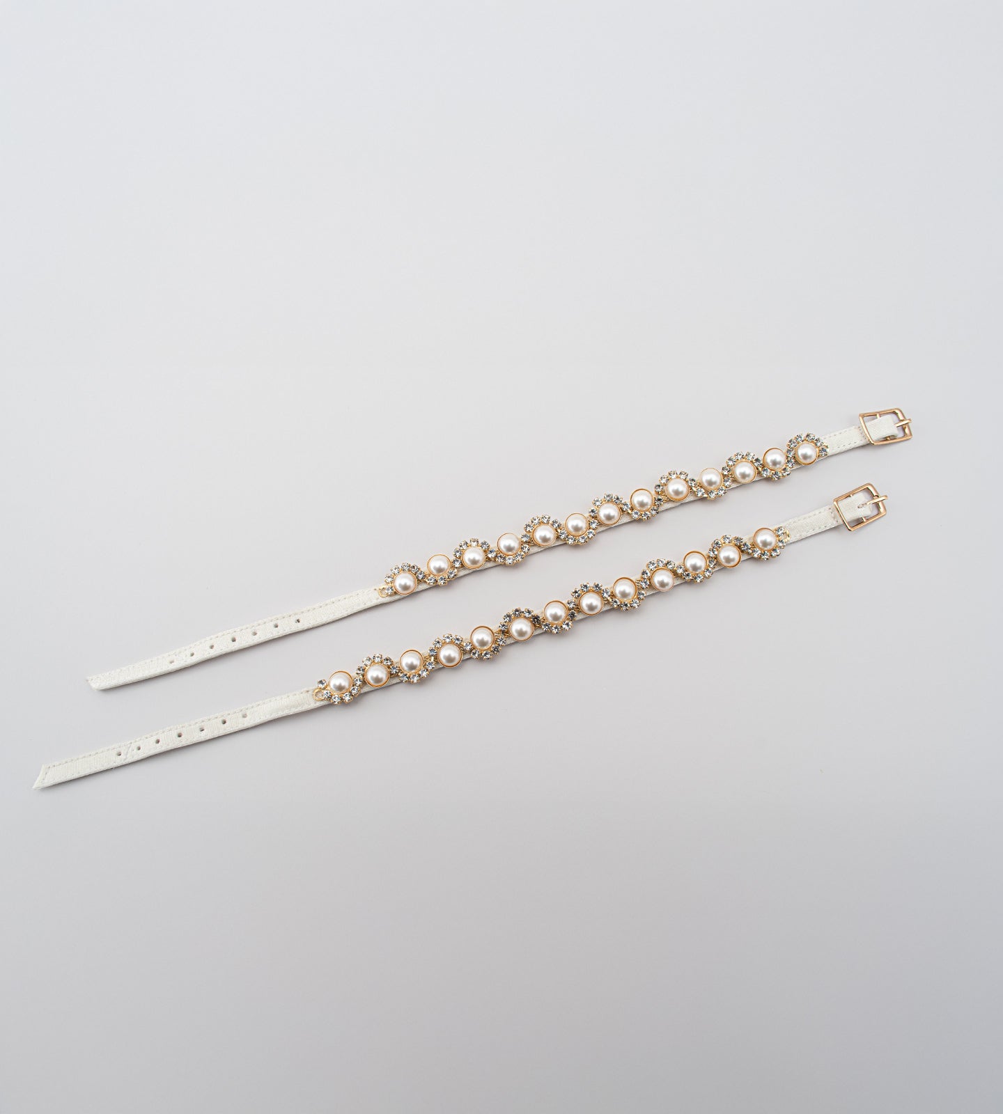 Aplicação de Pérolas na Tornozeleira