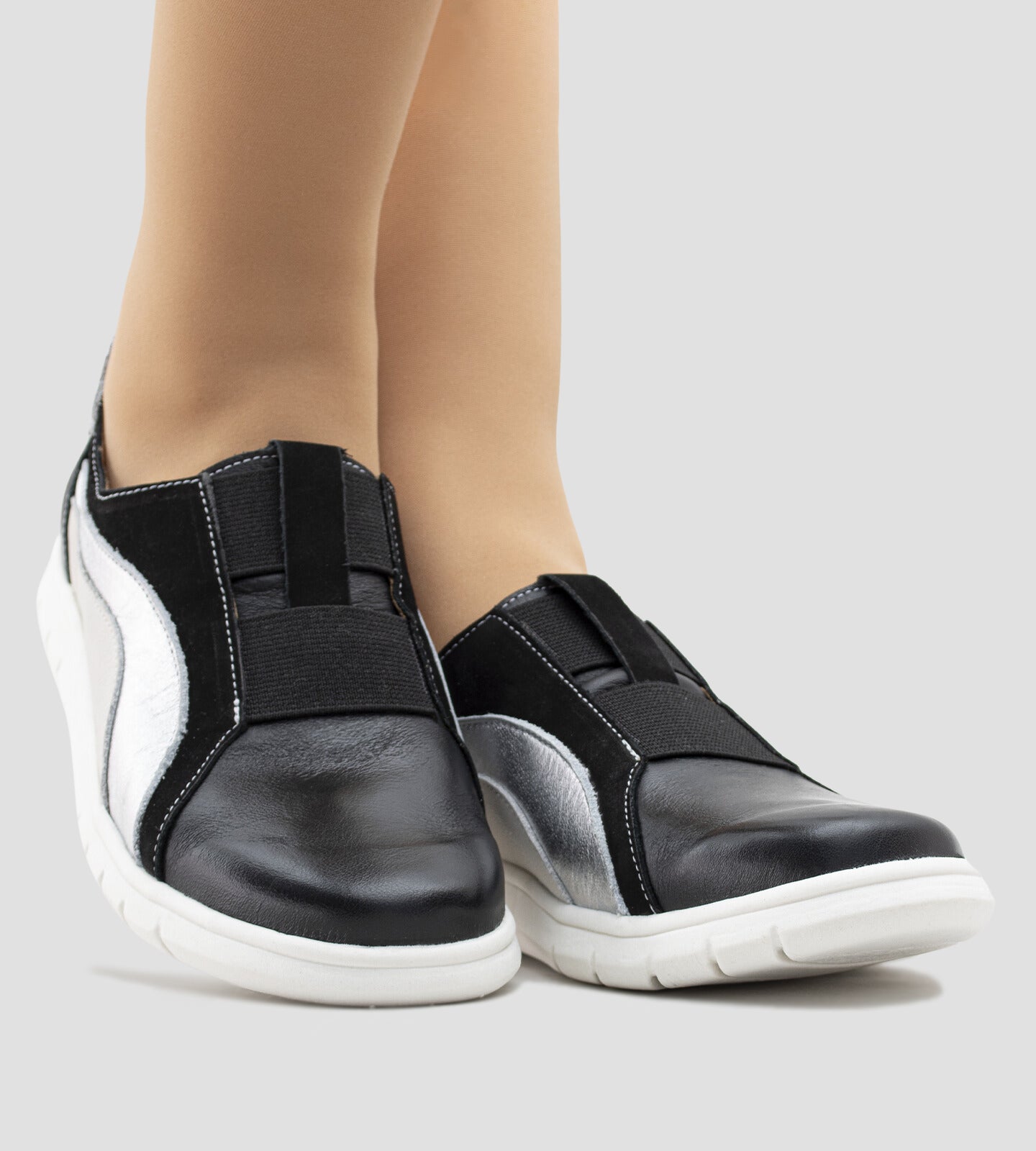 Tênis Slip-on Couro Preto e Prata CBK