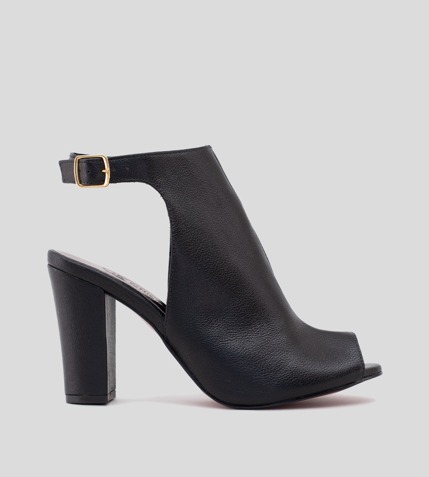 Sandália Ankle Boot em Couro Legítimo Preto com Salto de 10 cm e Solado Vermelho