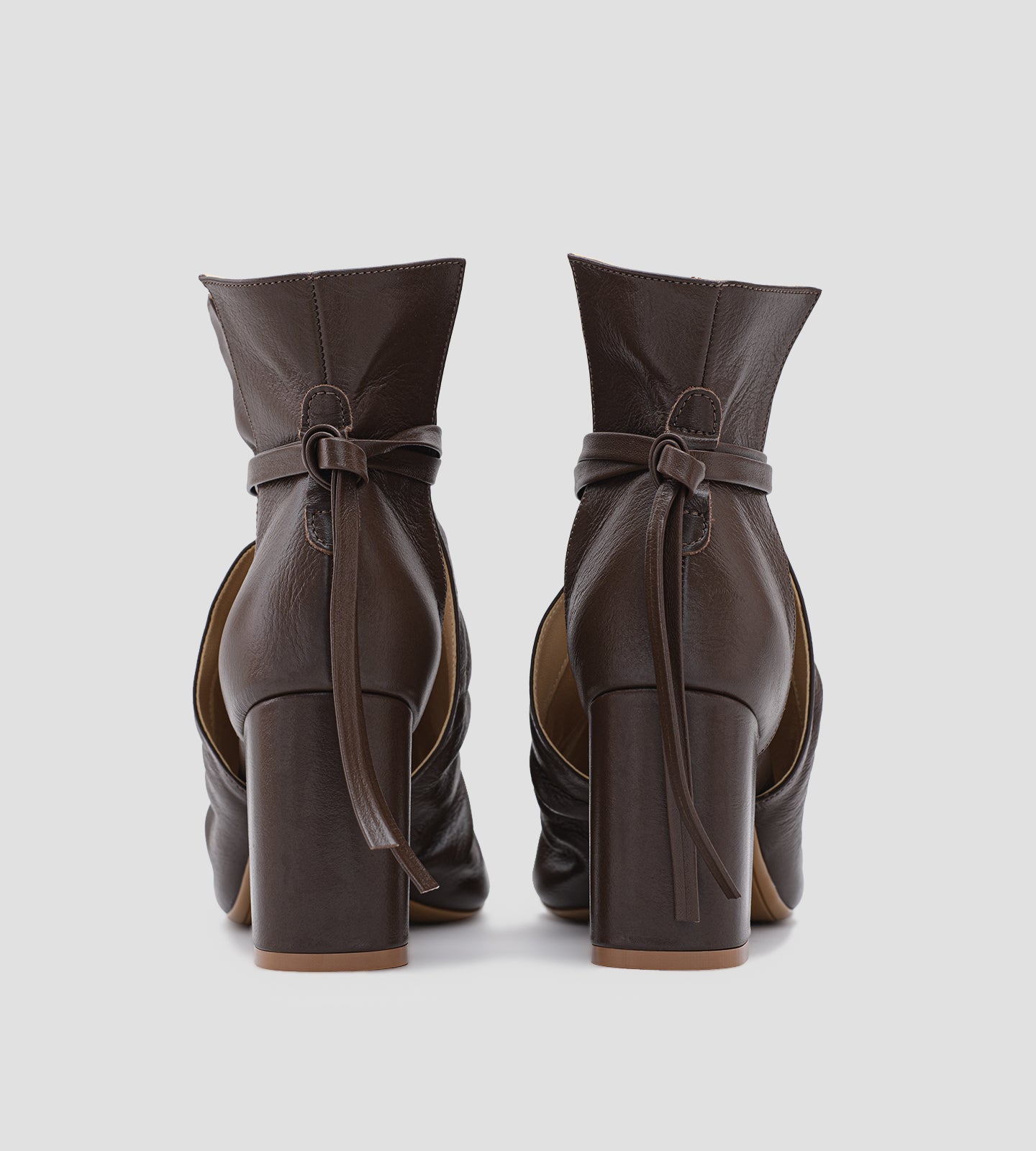 Ankle Boot CBK Salto Grosso Couro Marrom
