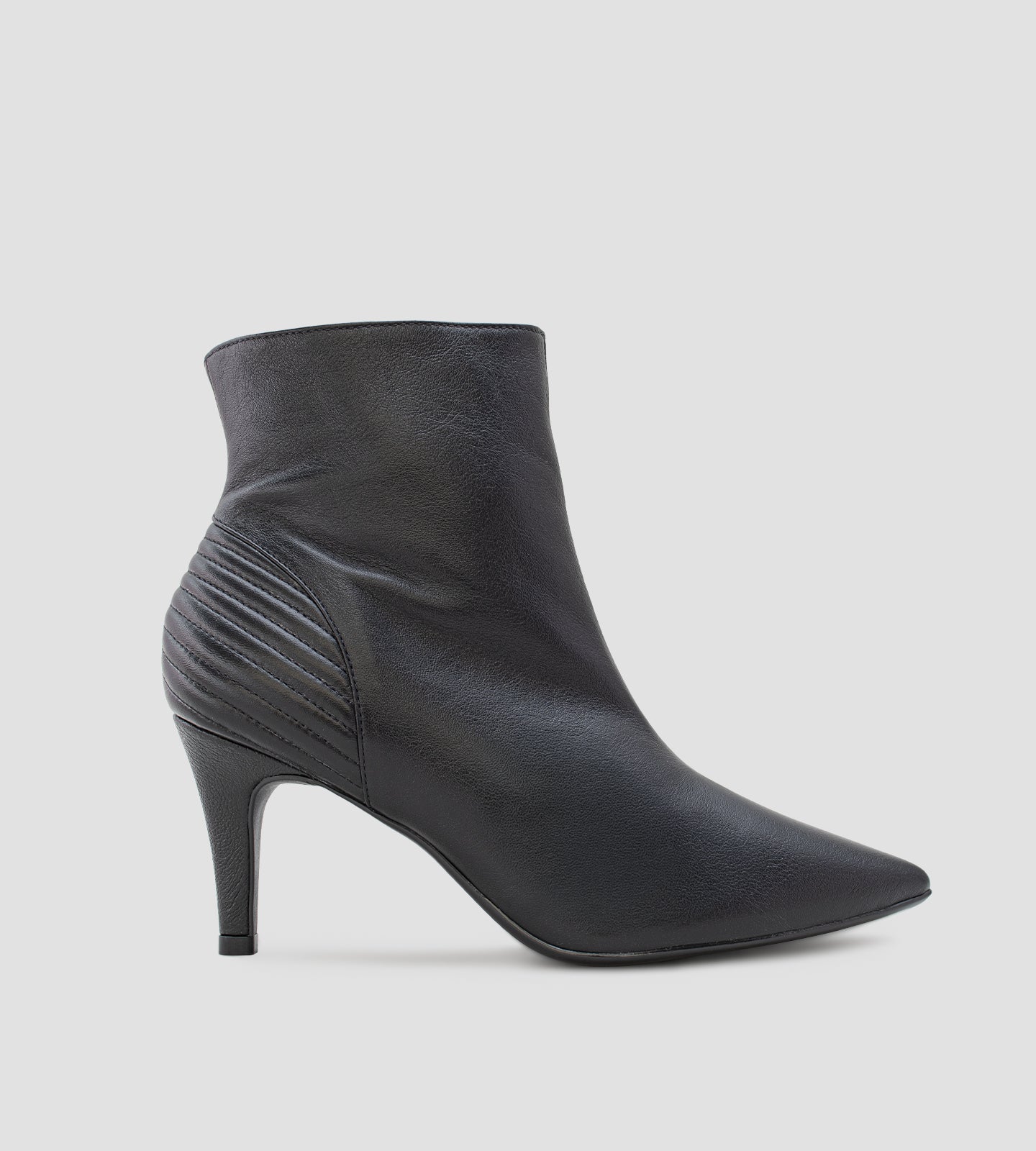 Bota Cano Médio Salto Fino Couro Preto