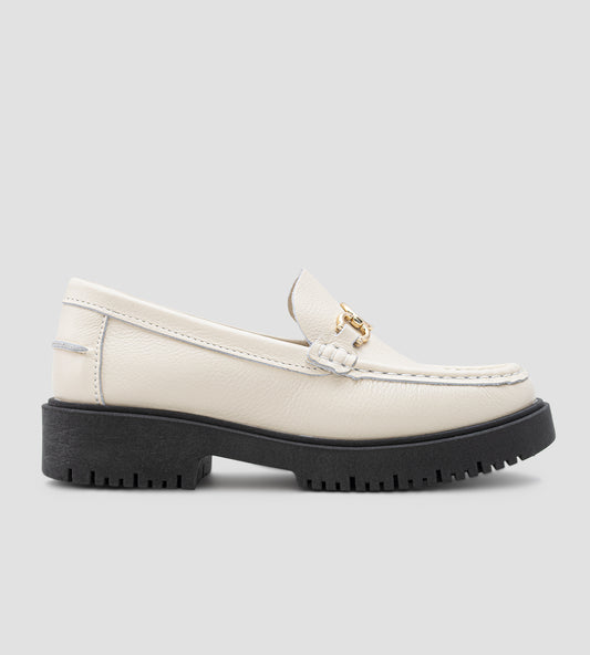 Mocassim Tratorado Couro Off White Fivela