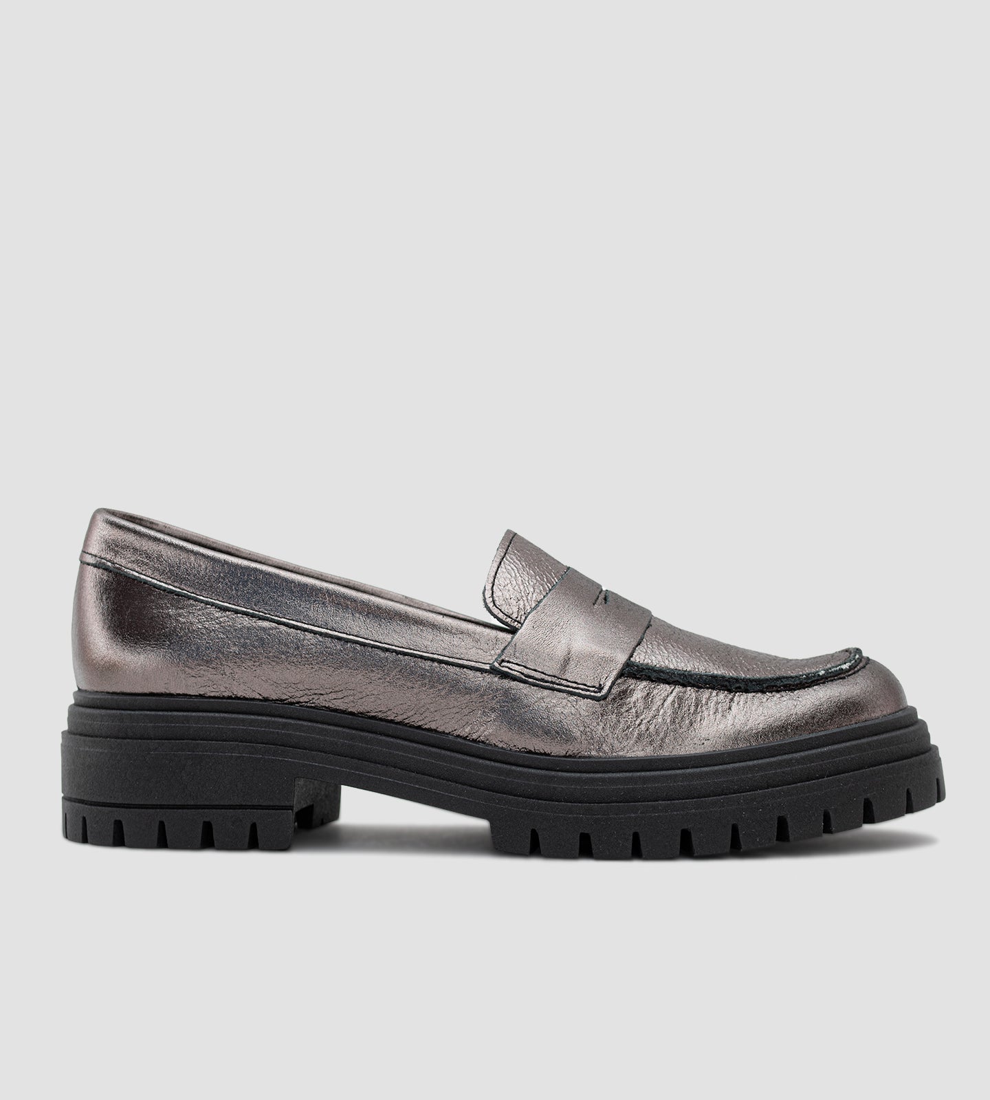 Mocassim Feminino Salto Tratorado Couro Prata Velha
