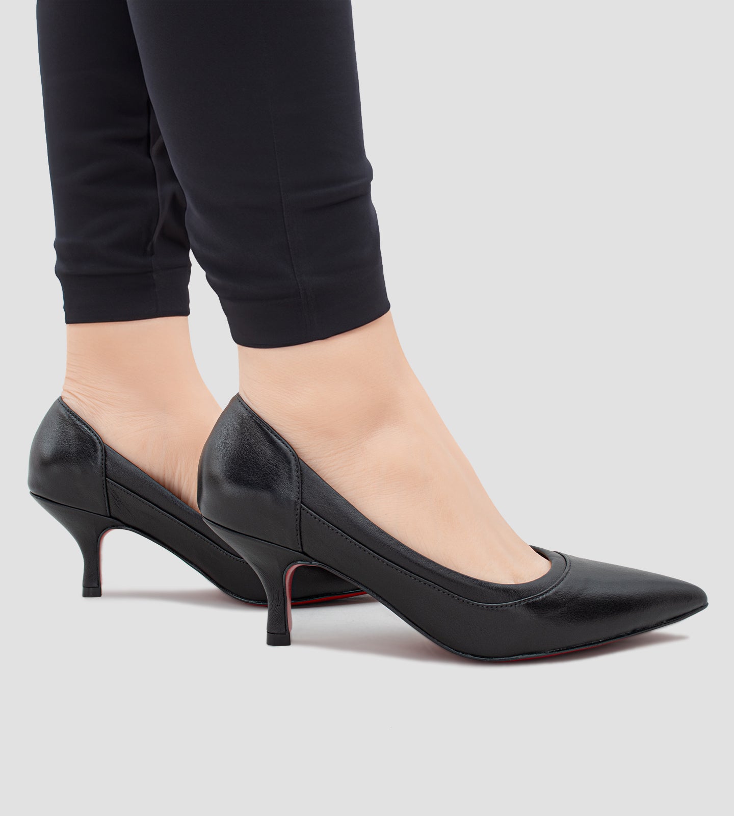 Scarpin Salto Fino Baixo Dobra Couro Preto