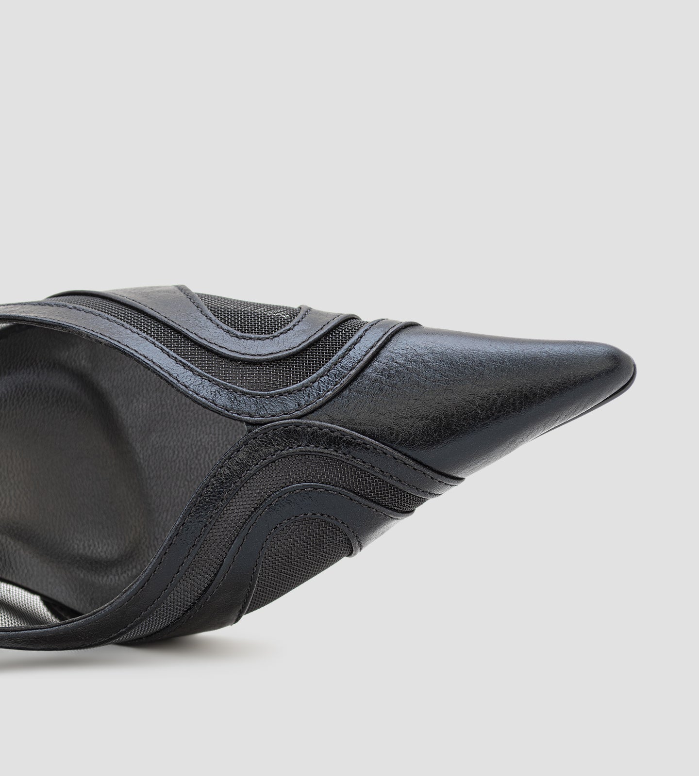 Scarpin Slingback Couro Detalhes de Tela Preto
