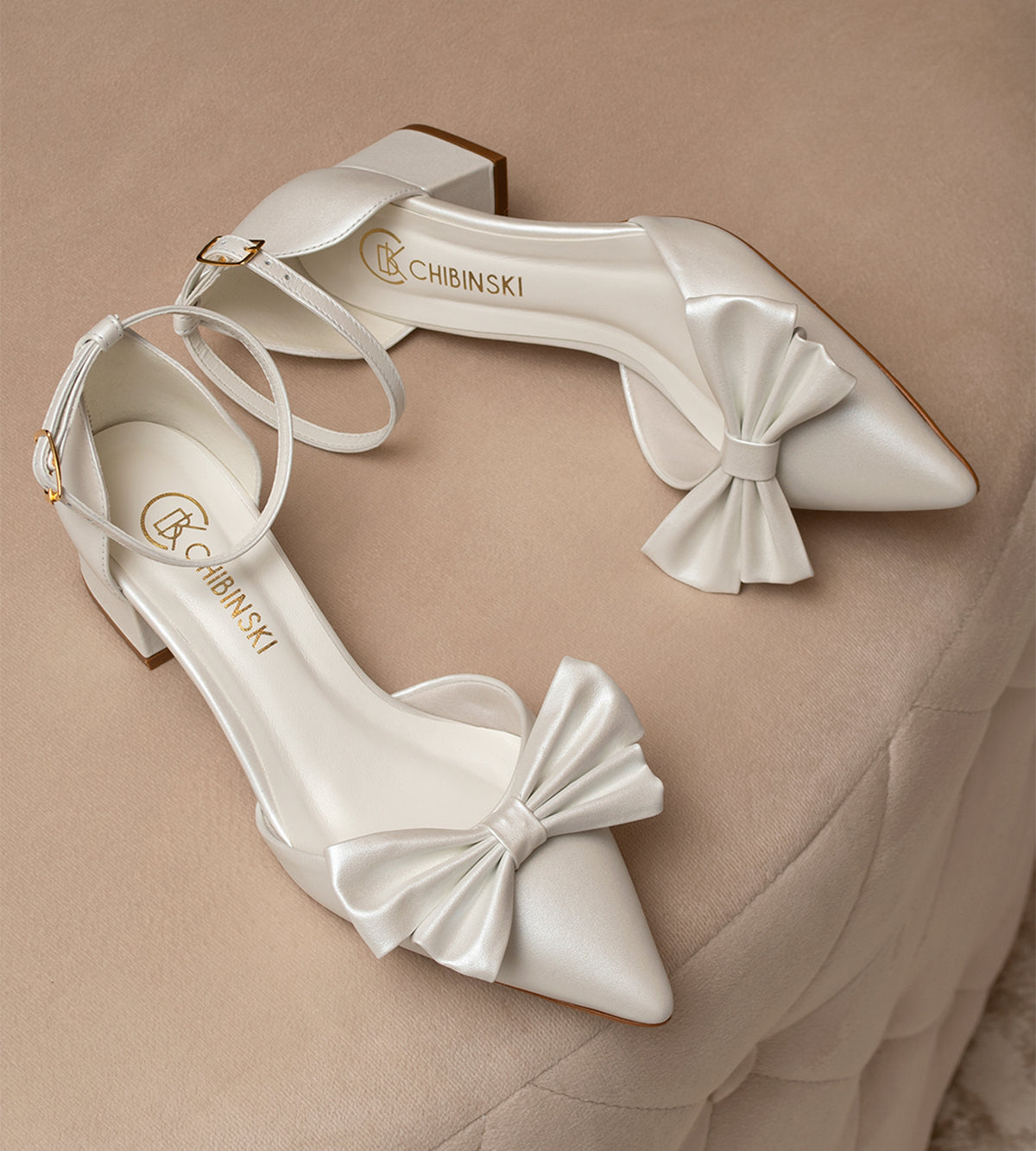 Scarpin Noiva Couro Perolado Off White Com Laço