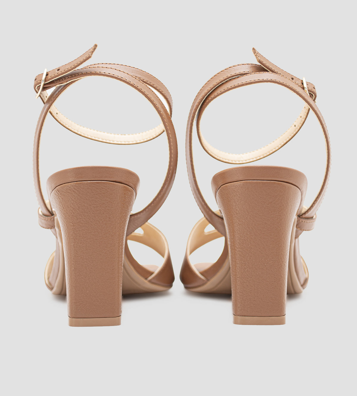 sandália de couro marrom feminina, sandália marrom salto bloco 8 cm, sandália elegante de salto alto, sandália feminina para festas, sandália de couro CHIBINSKI, sandália clássica feminina.