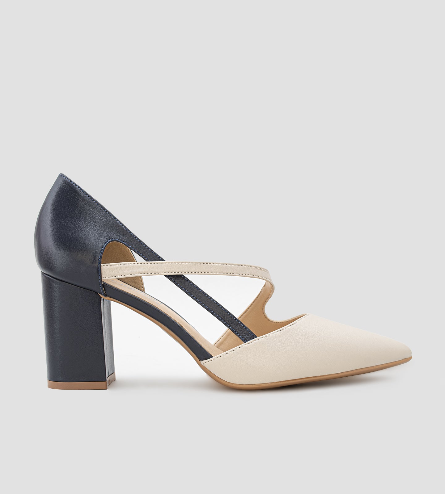 Scarpin Bicolor Couro Nude e Azul Marinho