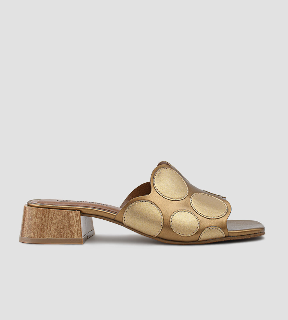 tamanco dourado feminino com salto bloco de 4cm e recortes circulares metalizados